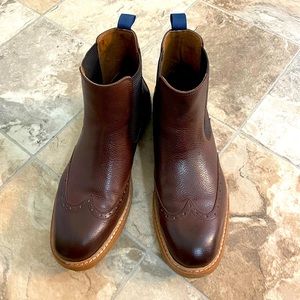 NWOT One pair of brown Johnston and Murphy chukkas.